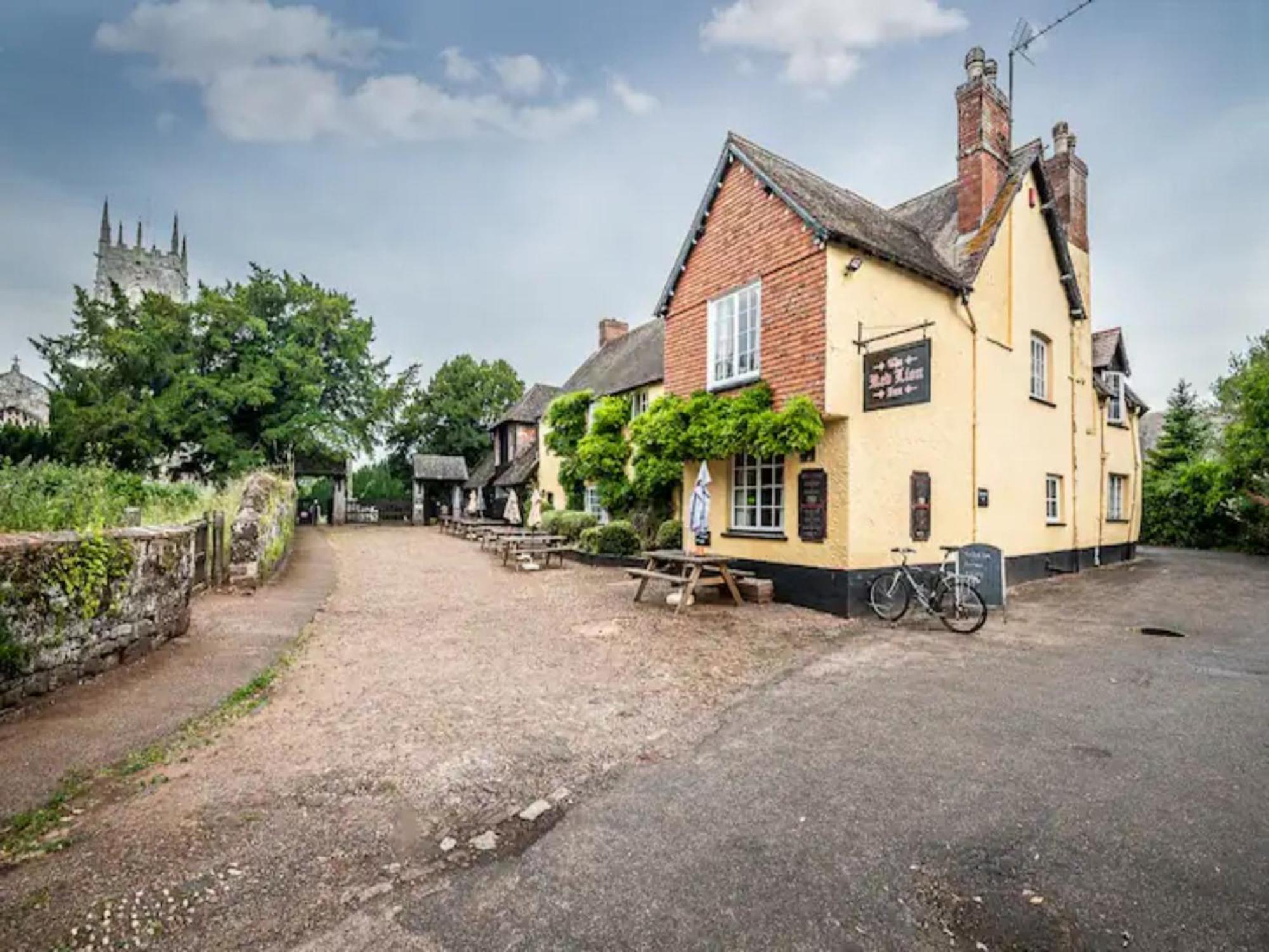 Spacious Modern Home In Picturesque Village Exeter Dış mekan fotoğraf